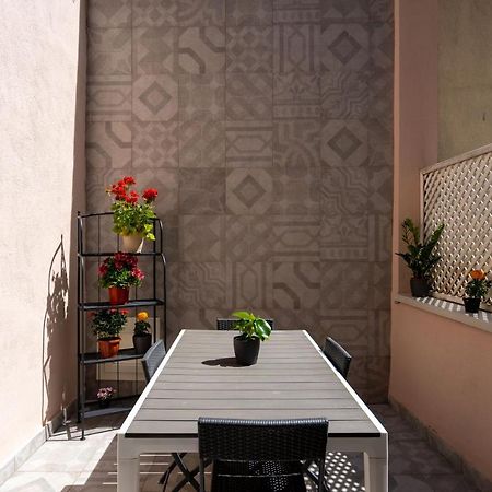 Appartamento Elegante Con Terrazzino Nel Centro Di Napoli Bagian luar foto