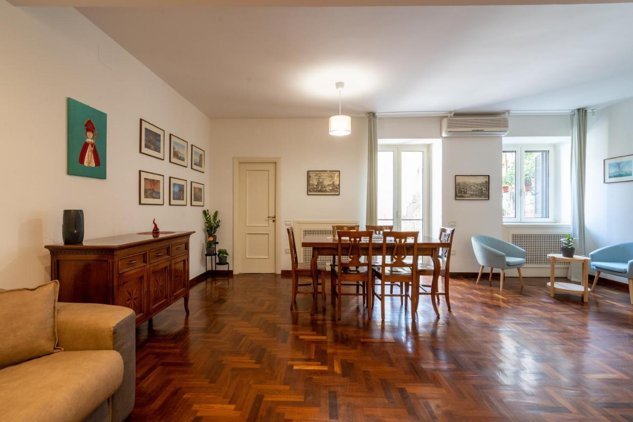 Appartamento Elegante Con Terrazzino Nel Centro Di Napoli Bagian luar foto